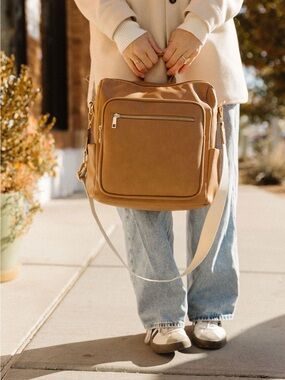 Everyday Tan Crossbody Tote — Women's Convertible Shoulder Bag